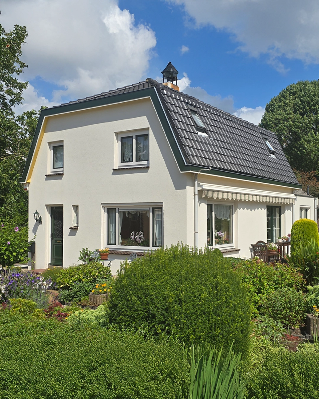 Volledig gerenoveerde woning in Dalem (Gelderland) met nieuwe kunststof ramen en deuren, geplaatst door BTC Kozijnen Geveltechniek.